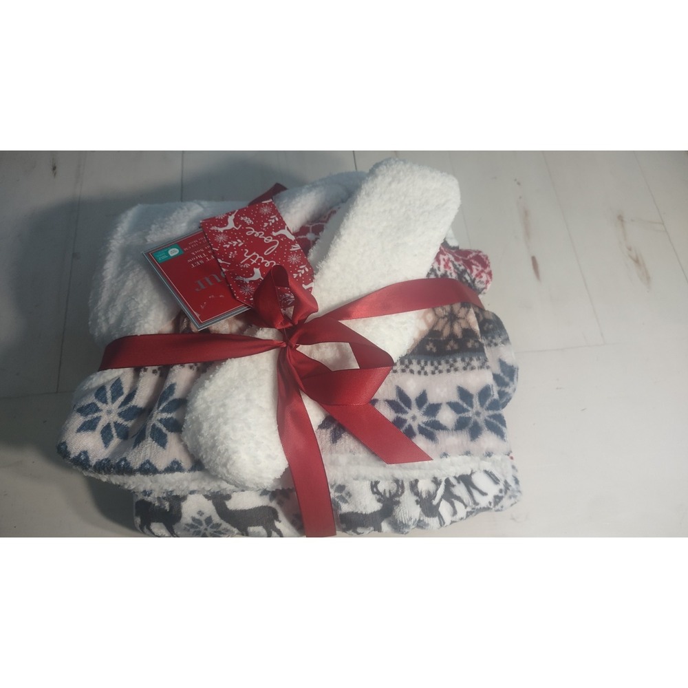 Ardour Soft Sherpa Throw Gift Set 50 X 60"  Bonus socks‎  Snowflake And Reindeer